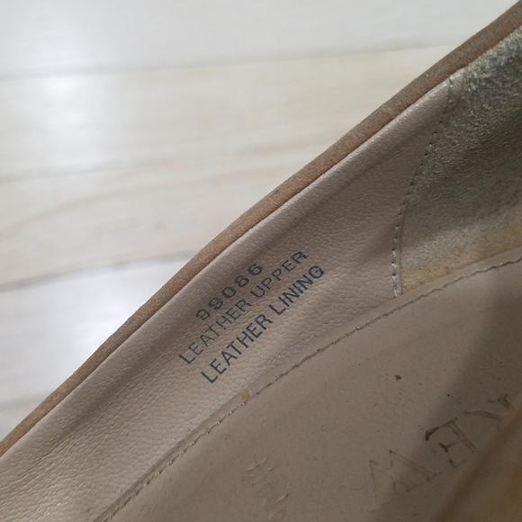 J Crew made in Italy suede heels - Picture 6 of 7